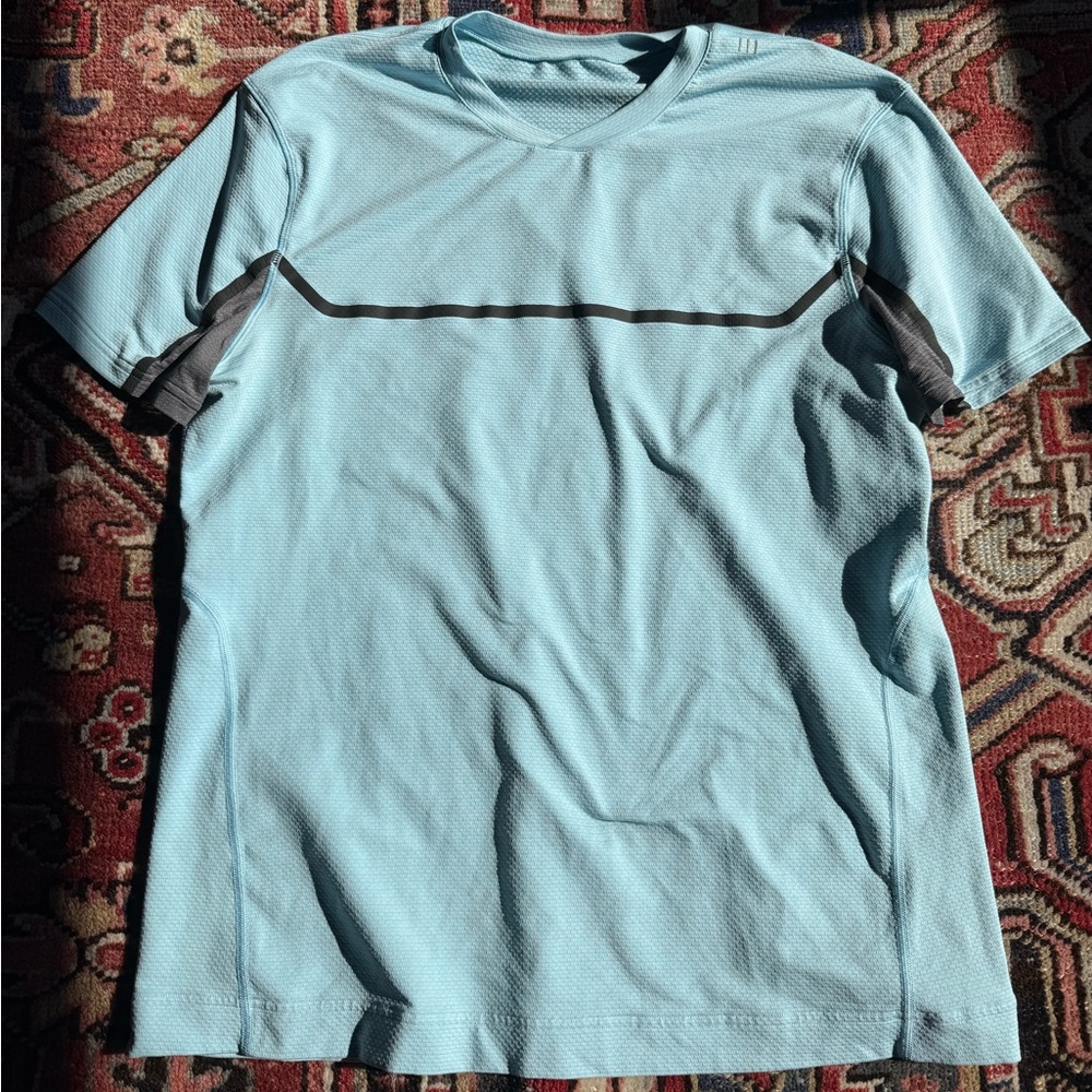 Lululemon Men’s Metal Vent Tech Blue Short Sleeve Tee